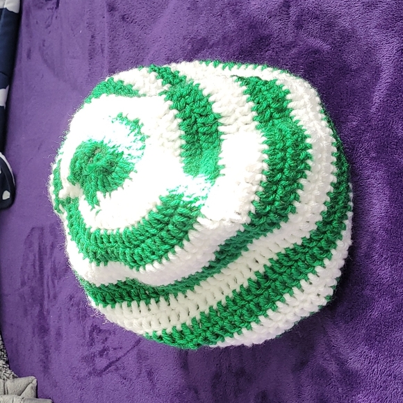 crochet hat - Picture 3 of 5